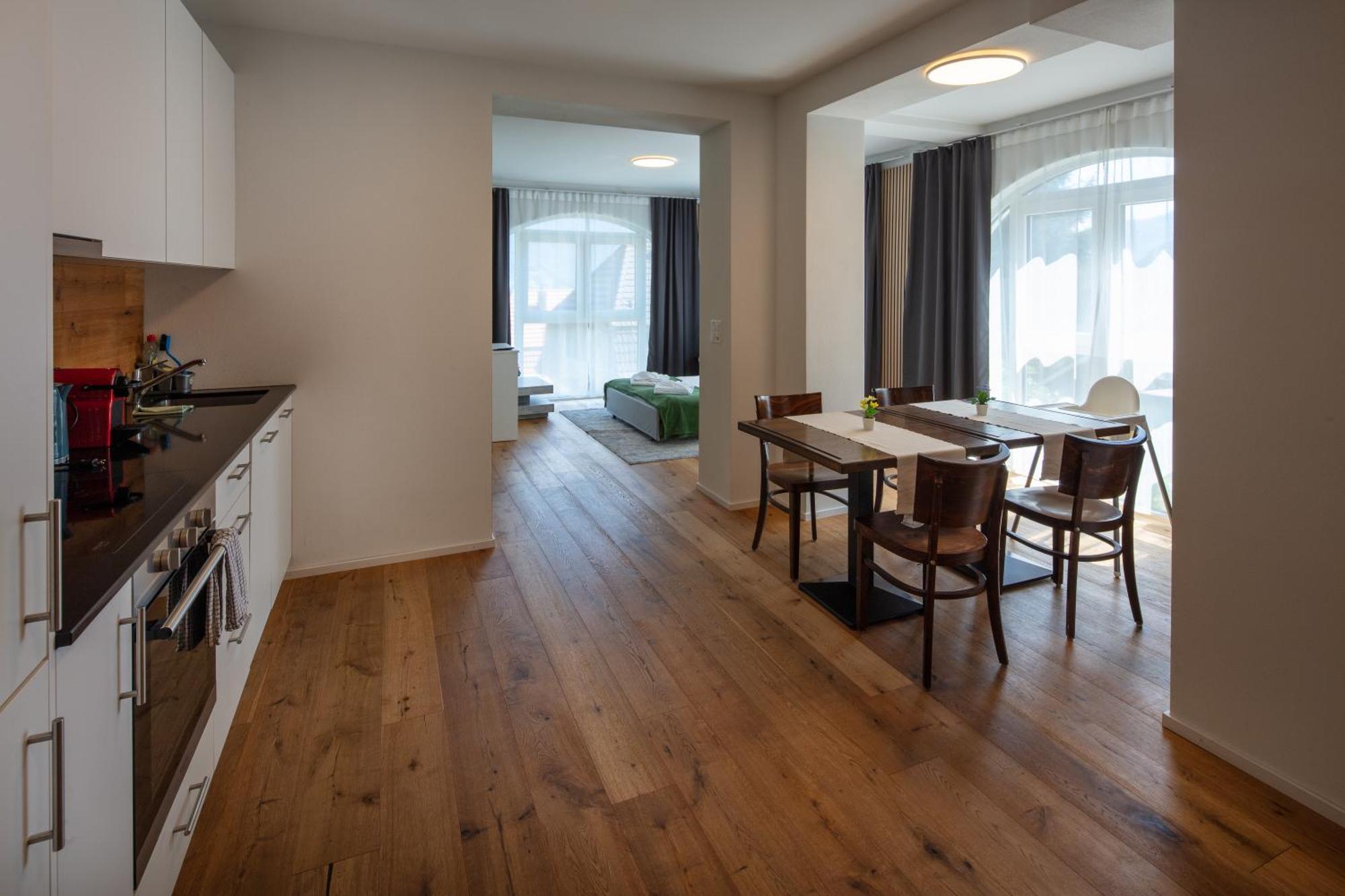 Berg & Berg Apartments - Spiez Self-Check-In מראה חיצוני תמונה